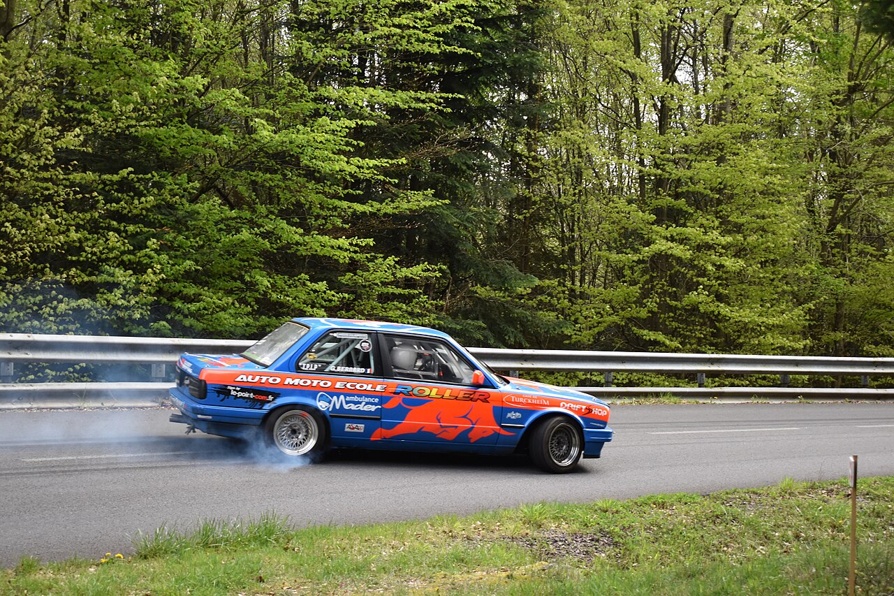 BMW E30 4.4 V8
